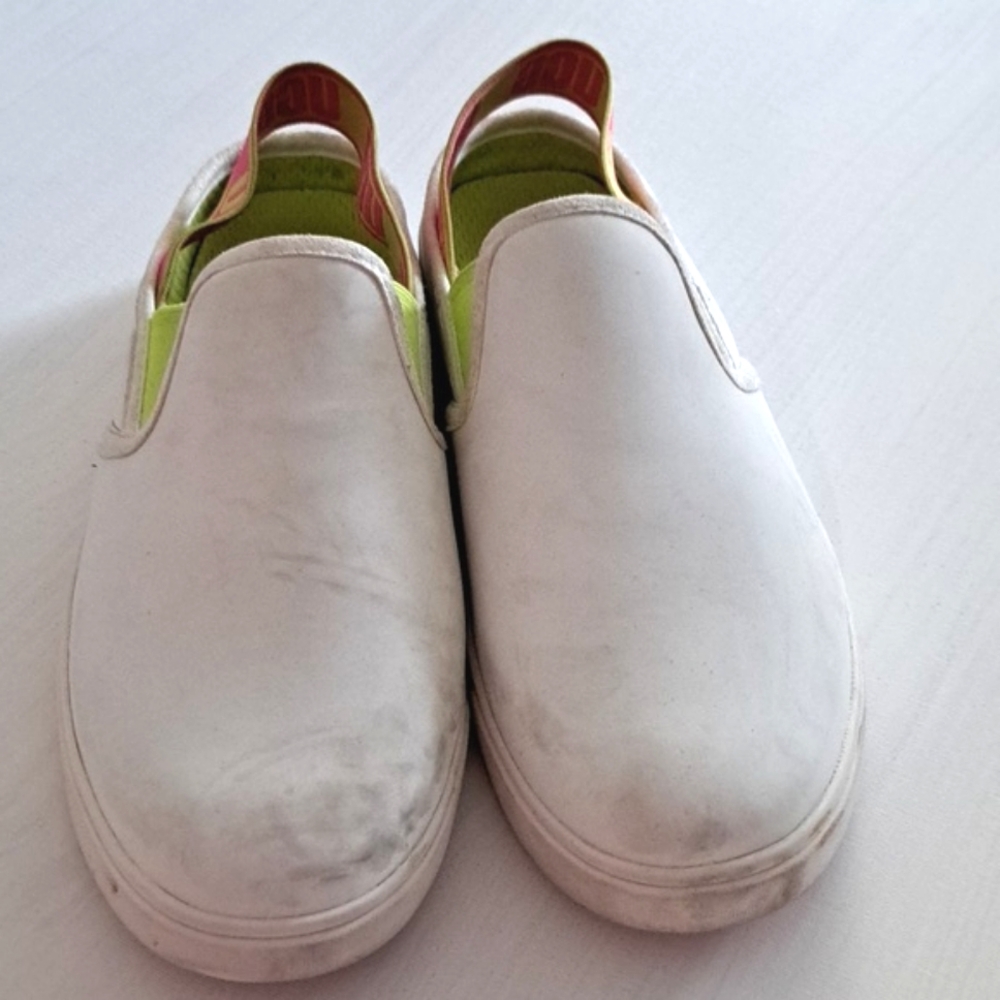 UGG Aivey Girls Slingback Sneakers – White Leather Slip-On Shoes, Kids Size 4 - Picture 4 of 6